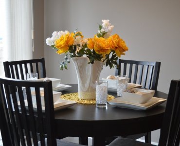 okrągły stół do salonu