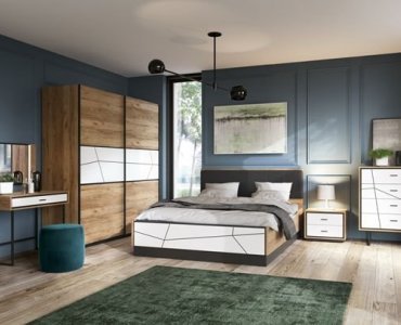 łóżko z tapicerowanym zagłówkiem