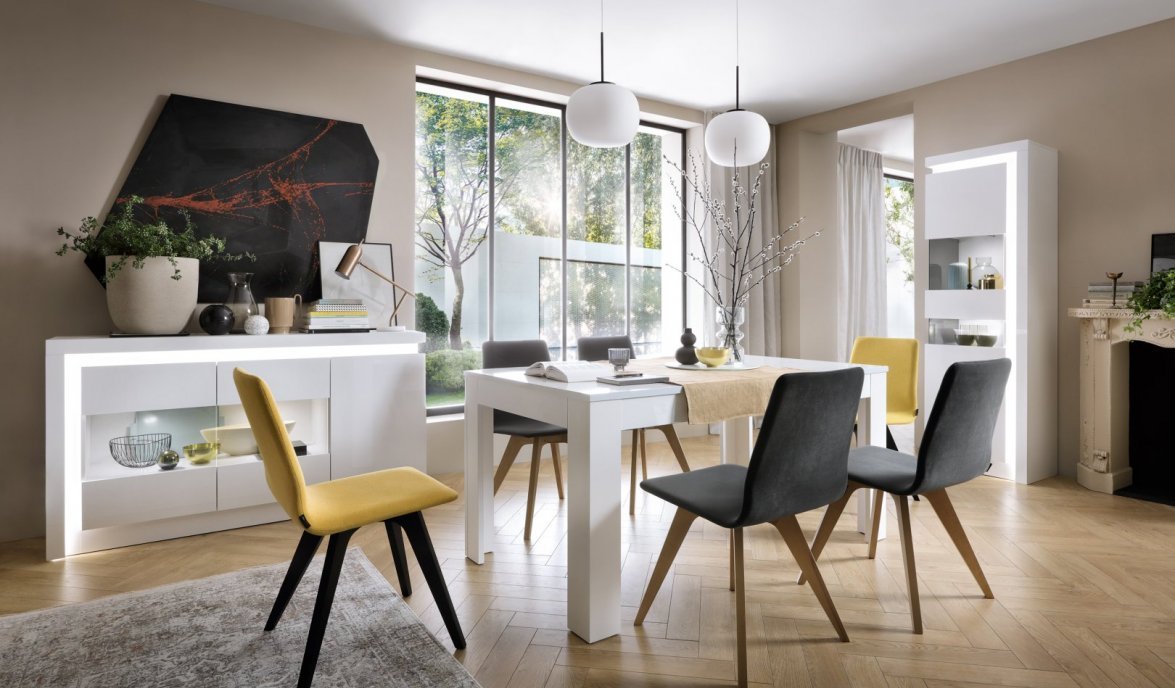 stół w jadalni stół w jadalni