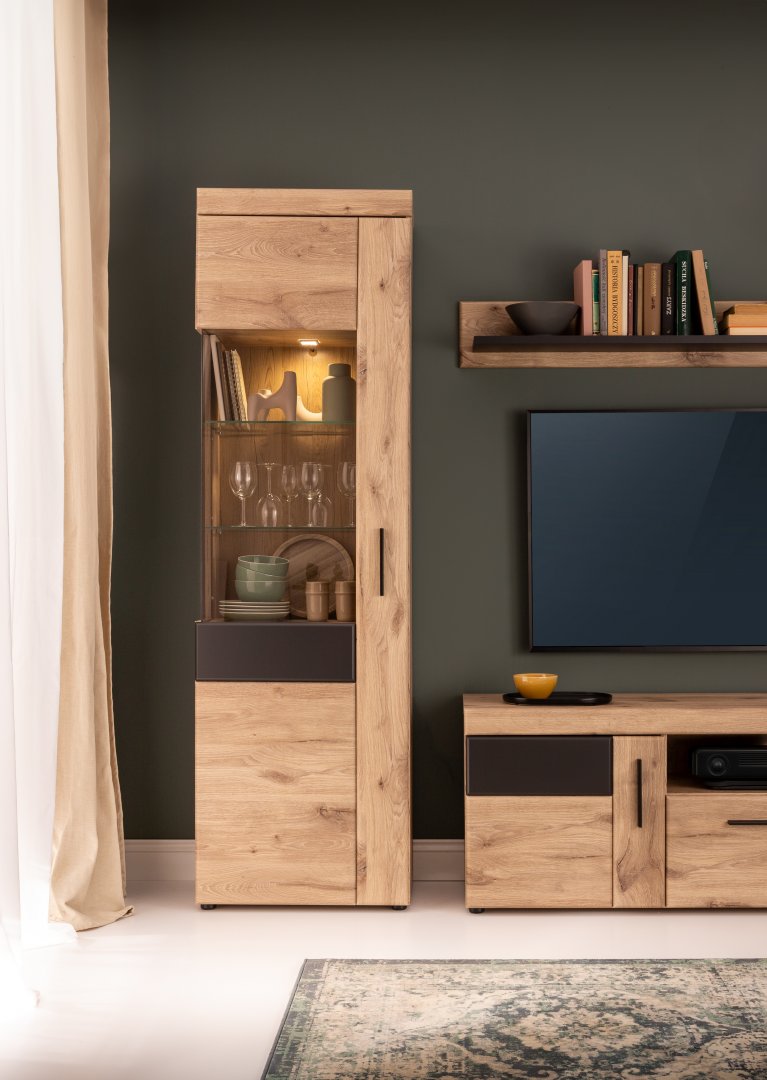 Pomysl na aranzacje salonu z witryna i komoda rtv Piekna witryna do salonu pomysl na aranzacje