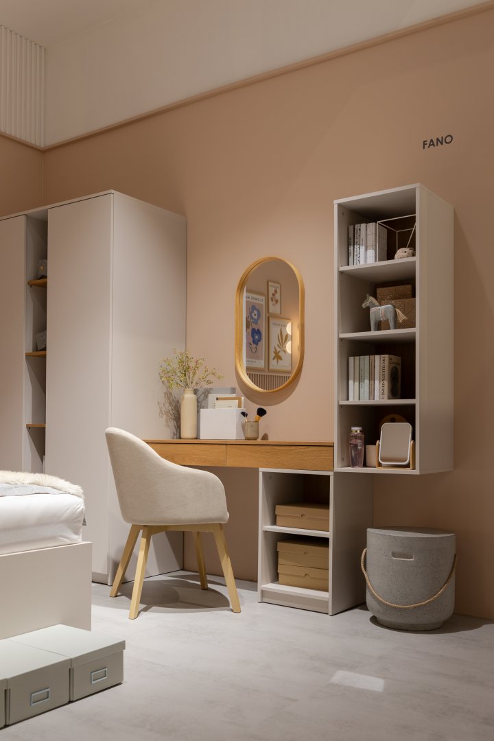 TYPE FANR01 HANGING BOOKCASE
